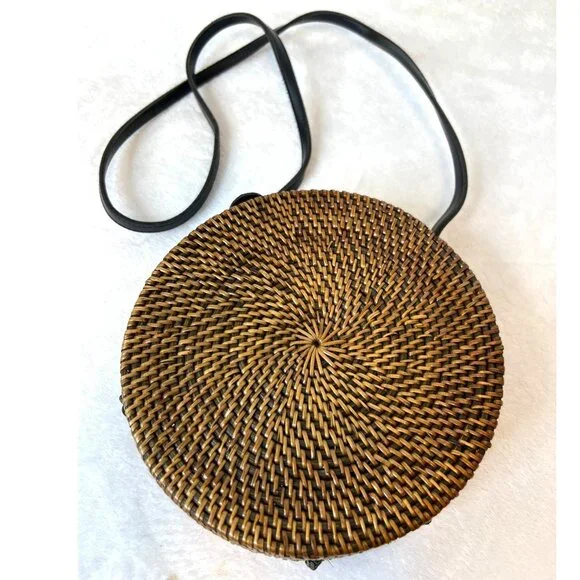 Crossbody Canteen Round Purse Woven Rattan Black Strap Boho Button Snap Roomy - Picture 1 of 8